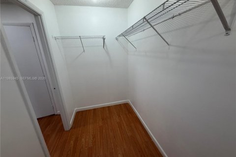 Adosado en alquiler en Lauderhill, Florida, 4 dormitorios, 147.71 m2 № 2050585 - foto 30