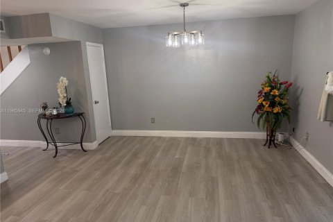 Adosado en alquiler en Lauderhill, Florida, 4 dormitorios, 147.71 m2 № 2050585 - foto 16