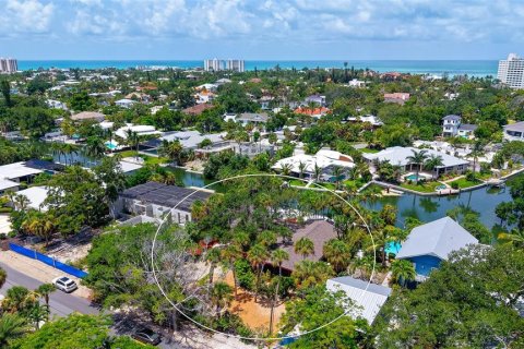 House in Sarasota, Florida 3 bedrooms, 160.16 sq.m. № 2229898