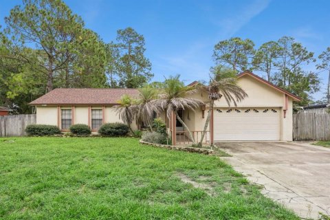 House in Deltona, Florida 3 bedrooms, 118.73 sq.m. № 2410580
