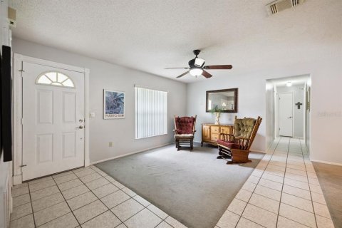 House in Deltona, Florida 3 bedrooms, 118.73 sq.m. № 2410580 - photo 5