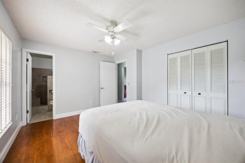 House in Deltona, Florida 3 bedrooms, 118.73 sq.m. № 2410580 - photo 24
