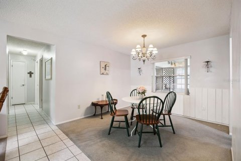 House in Deltona, Florida 3 bedrooms, 118.73 sq.m. № 2410580 - photo 11