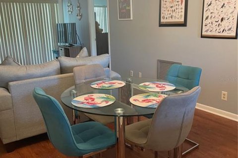Condo in Saint Petersburg, Florida, 2 bedrooms  № 1849562 - photo 5