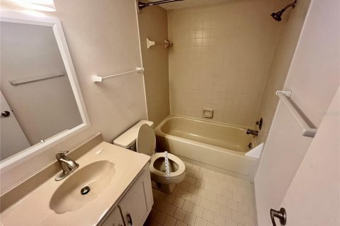 Condo in Saint Petersburg, Florida, 2 bedrooms  № 1849562 - photo 6