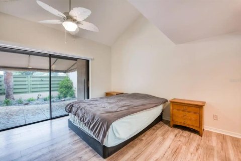 Condo in Saint Petersburg, Florida, 2 bedrooms  № 2417074 - photo 13