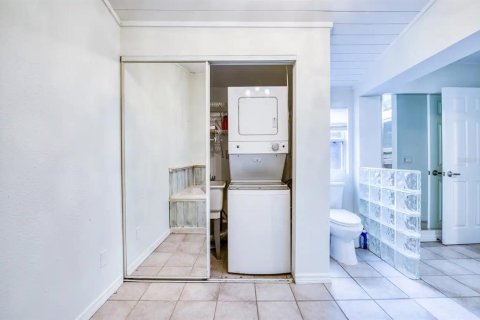 Condo in Saint Petersburg, Florida, 2 bedrooms  № 2417074 - photo 20