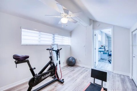 Condo in Saint Petersburg, Florida, 2 bedrooms  № 2417074 - photo 27
