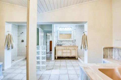 Condo in Saint Petersburg, Florida, 2 bedrooms  № 2417074 - photo 19