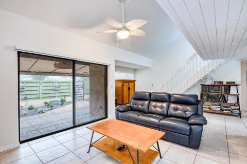 Condo in Saint Petersburg, Florida, 2 bedrooms  № 2417074 - photo 7