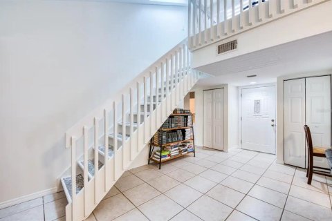 Condo in Saint Petersburg, Florida, 2 bedrooms  № 2417074 - photo 22