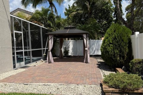 House in Pembroke Pines, Florida 5 bedrooms, 300.63 sq.m. № 1713990 - photo 28