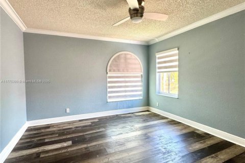 House in Pembroke Pines, Florida 5 bedrooms, 300.63 sq.m. № 1713990 - photo 24
