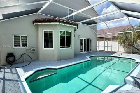 House in Pembroke Pines, Florida 5 bedrooms, 300.63 sq.m. № 1713990 - photo 26