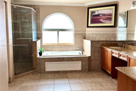 House in Pembroke Pines, Florida 5 bedrooms, 300.63 sq.m. № 1713990 - photo 19