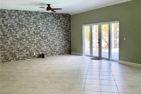 House in Pembroke Pines, Florida 5 bedrooms, 300.63 sq.m. № 1713990 - photo 6