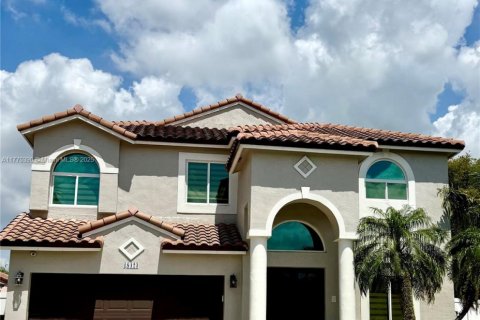 House in Pembroke Pines, Florida 5 bedrooms, 300.63 sq.m. № 1713990 - photo 2