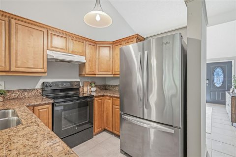 House in Tampa, Florida 3 bedrooms, 113.43 sq.m. № 2266739 - photo 6