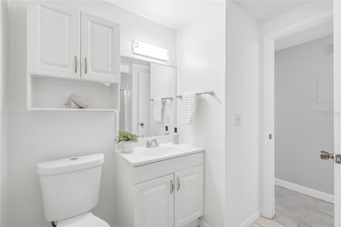 House in Tampa, Florida 3 bedrooms, 113.43 sq.m. № 2266739 - photo 16