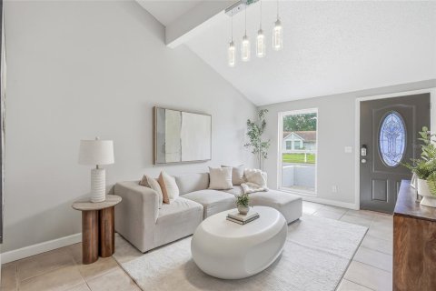 House in Tampa, Florida 3 bedrooms, 113.43 sq.m. № 2266739 - photo 4