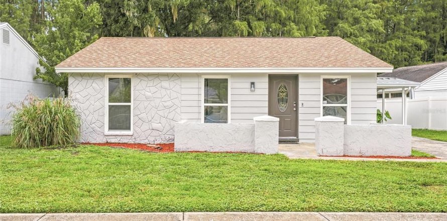 House in Tampa, Florida 3 bedrooms, 113.43 sq.m. № 2266739