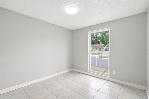 House in Tampa, Florida 3 bedrooms, 113.43 sq.m. № 2266739 - photo 18