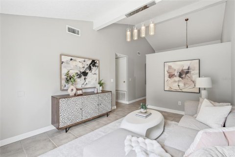 House in Tampa, Florida 3 bedrooms, 113.43 sq.m. № 2266739 - photo 3