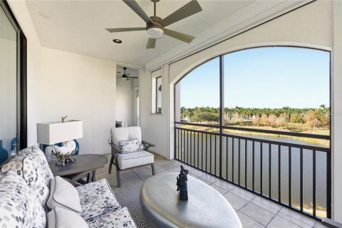 Condo in Naples, Florida, 3 bedrooms № 2195288 - photo 9