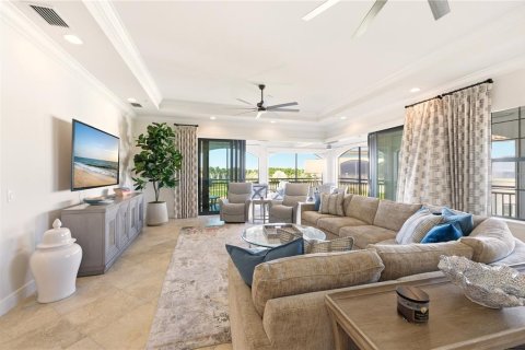Condo in Naples, Florida, 3 bedrooms № 2195288 - photo 15