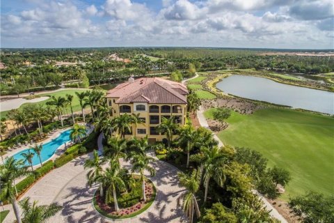 Condo in Naples, Florida, 3 bedrooms № 2195288 - photo 5