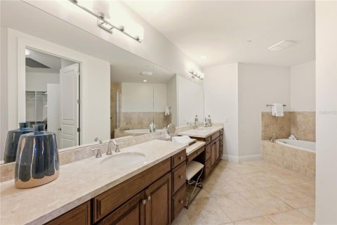 Condo in Naples, Florida, 3 bedrooms № 2195288 - photo 30