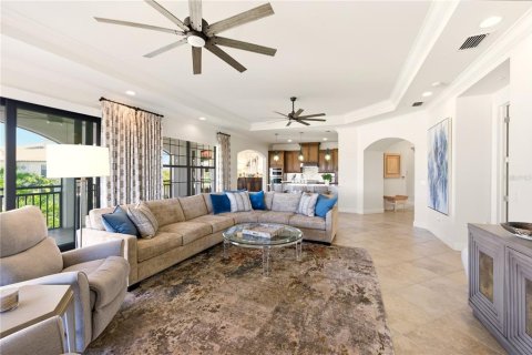 Condo in Naples, Florida, 3 bedrooms № 2195288 - photo 16