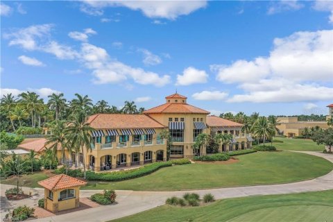 Condo in Naples, Florida, 3 bedrooms № 2195288 - photo 4