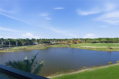 Condo in Naples, Florida, 3 bedrooms № 2195288 - photo 10