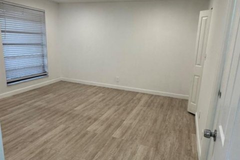 Condo in Hollywood, Florida, 2 bedrooms № 2183758 - photo 8