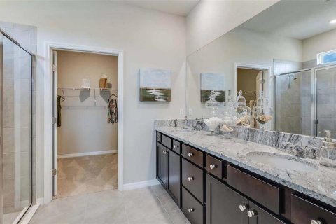House in Lakewood Ranch, Florida 3 bedrooms, 168.71 sq.m. № 2113764 - photo 8