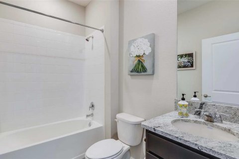 House in Lakewood Ranch, Florida 3 bedrooms, 168.71 sq.m. № 2113764 - photo 10