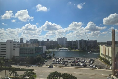 Condominio en alquiler en Hollywood, Florida, 1 dormitorio, 73.39 m2 № 2057893 - foto 7