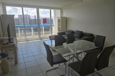 Condominio en alquiler en Hollywood, Florida, 1 dormitorio, 73.39 m2 № 2057893 - foto 14