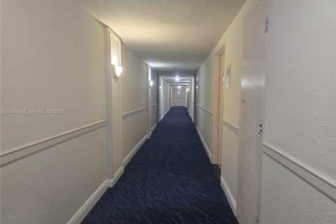 Condominio en alquiler en Hollywood, Florida, 1 dormitorio, 73.39 m2 № 2057893 - foto 6