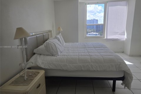 Condominio en alquiler en Hollywood, Florida, 1 dormitorio, 73.39 m2 № 2057893 - foto 15