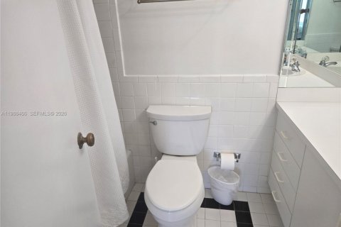 Condominio en alquiler en Hollywood, Florida, 1 dormitorio, 73.39 m2 № 2057893 - foto 17