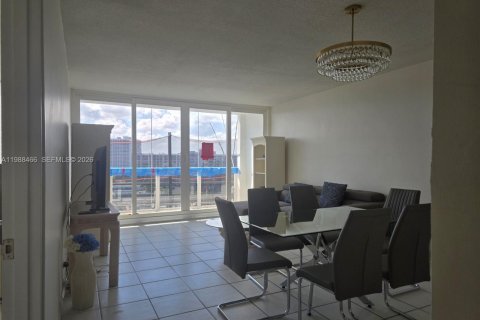 Condominio en alquiler en Hollywood, Florida, 1 dormitorio, 73.39 m2 № 2057893 - foto 21
