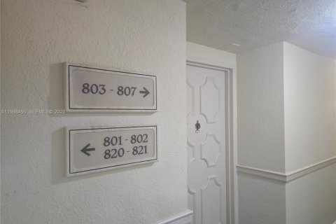 Condominio en alquiler en Hollywood, Florida, 1 dormitorio, 73.39 m2 № 2057893 - foto 5