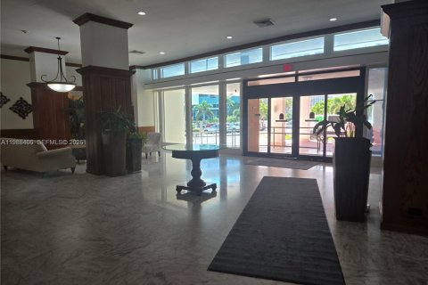 Condominio en alquiler en Hollywood, Florida, 1 dormitorio, 73.39 m2 № 2057893 - foto 3