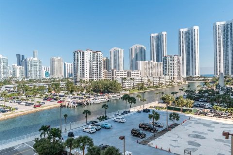 Condo in Sunny Isles Beach, Florida, 1 bedroom  № 1703547 - photo 4