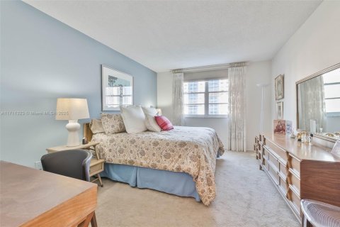 Condo in Sunny Isles Beach, Florida, 1 bedroom  № 1703547 - photo 21