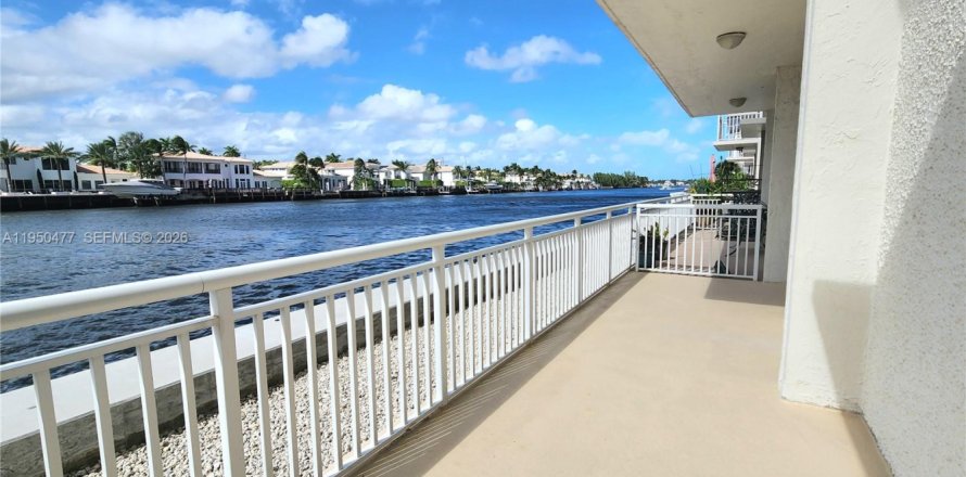 Кондоминиум с 1 спальней в Холливуд, Флорида № 2006127