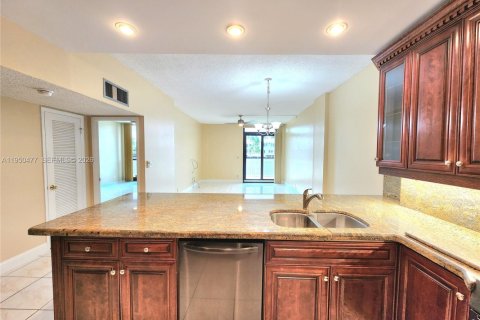 Снять в аренду кондоминиум в Холливуд, Флорида 1 спальня, 77.29м2, № 2006127 - фото 12