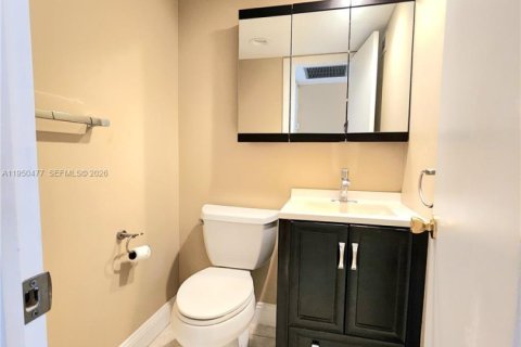 Снять в аренду кондоминиум в Холливуд, Флорида 1 спальня, 77.29м2, № 2006127 - фото 5